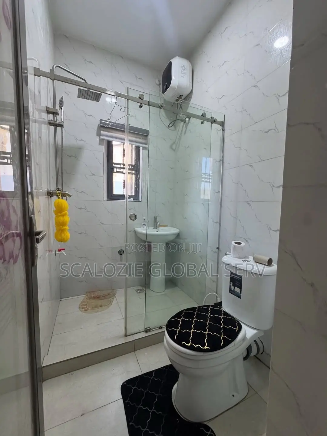 4bdrm Bungalow in Rumukparali, Off for sale in Port-Harcourt