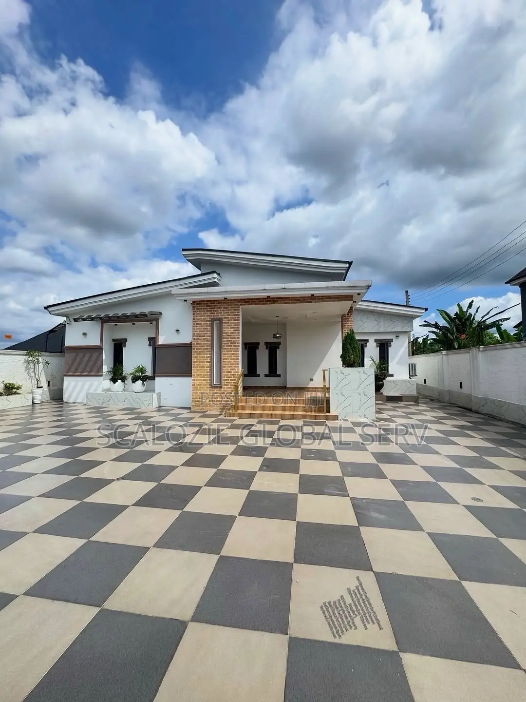 4bdrm Bungalow in Rumukparali, Off for sale in Port-Harcourt
