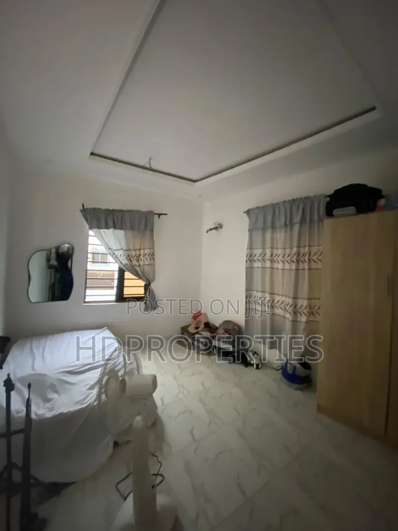 1bdrm Shared Apartment in Abudu Court, Lagos Island / Lagos Island in Lagos Island / Lagos Island