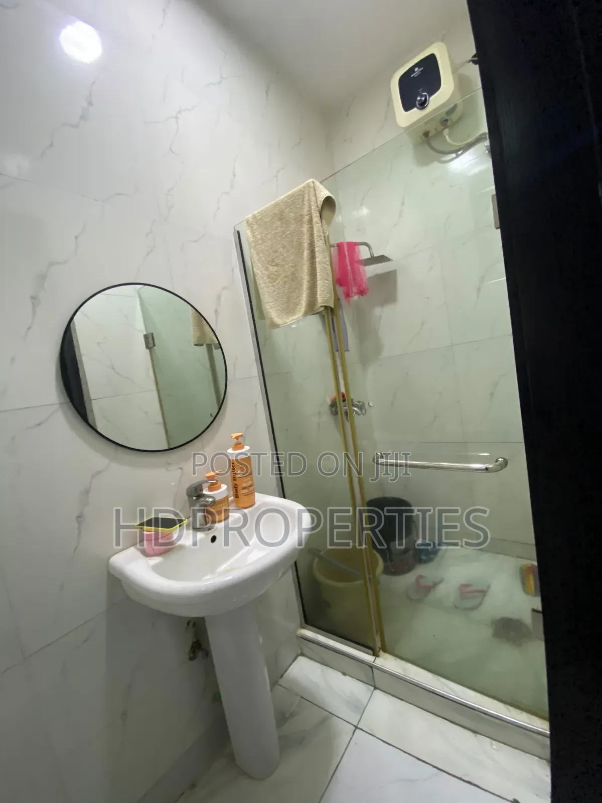 1bdrm Shared Apartment in Royal Pine, Lagos Island / Lagos Island in Lagos Island / Lagos Island
