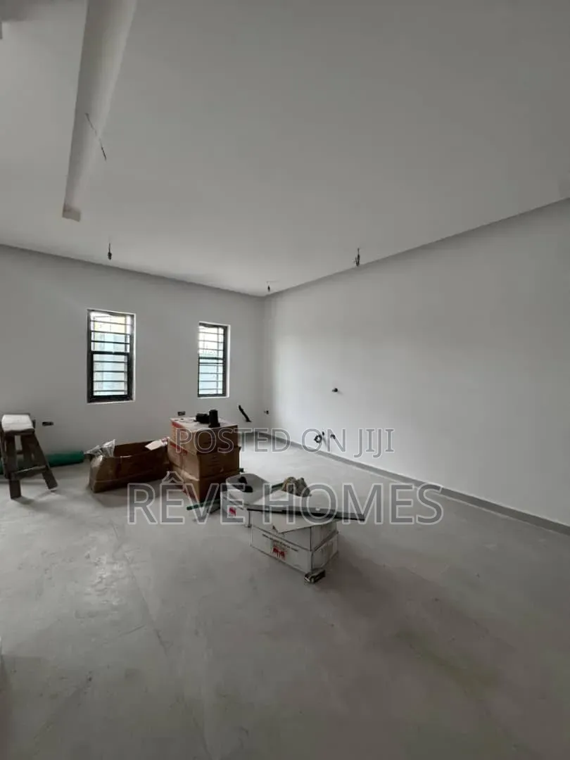 4bdrm Duplex in Obanikoro for sale in Obanikoro