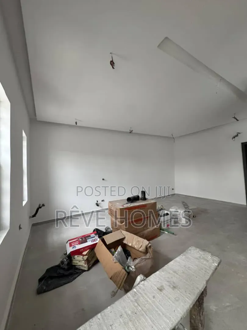 4bdrm Duplex in Obanikoro for sale in Obanikoro