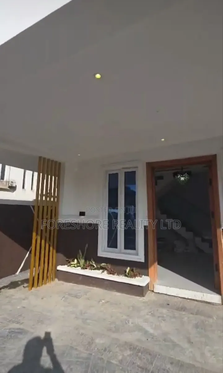 5bdrm Duplex in Millennium, Millenuim/UPS for sale in Millenuim/UPS