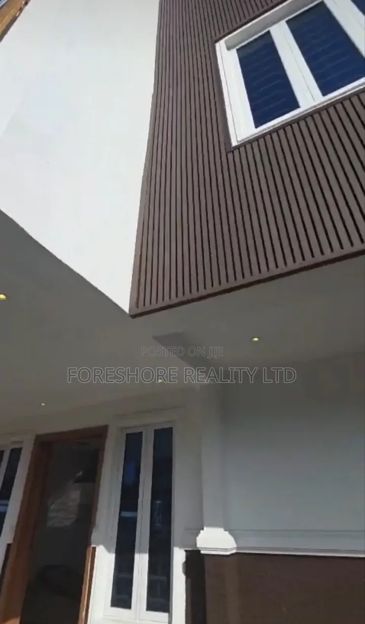5bdrm Duplex in Millennium, Millenuim/UPS for sale in Millenuim/UPS
