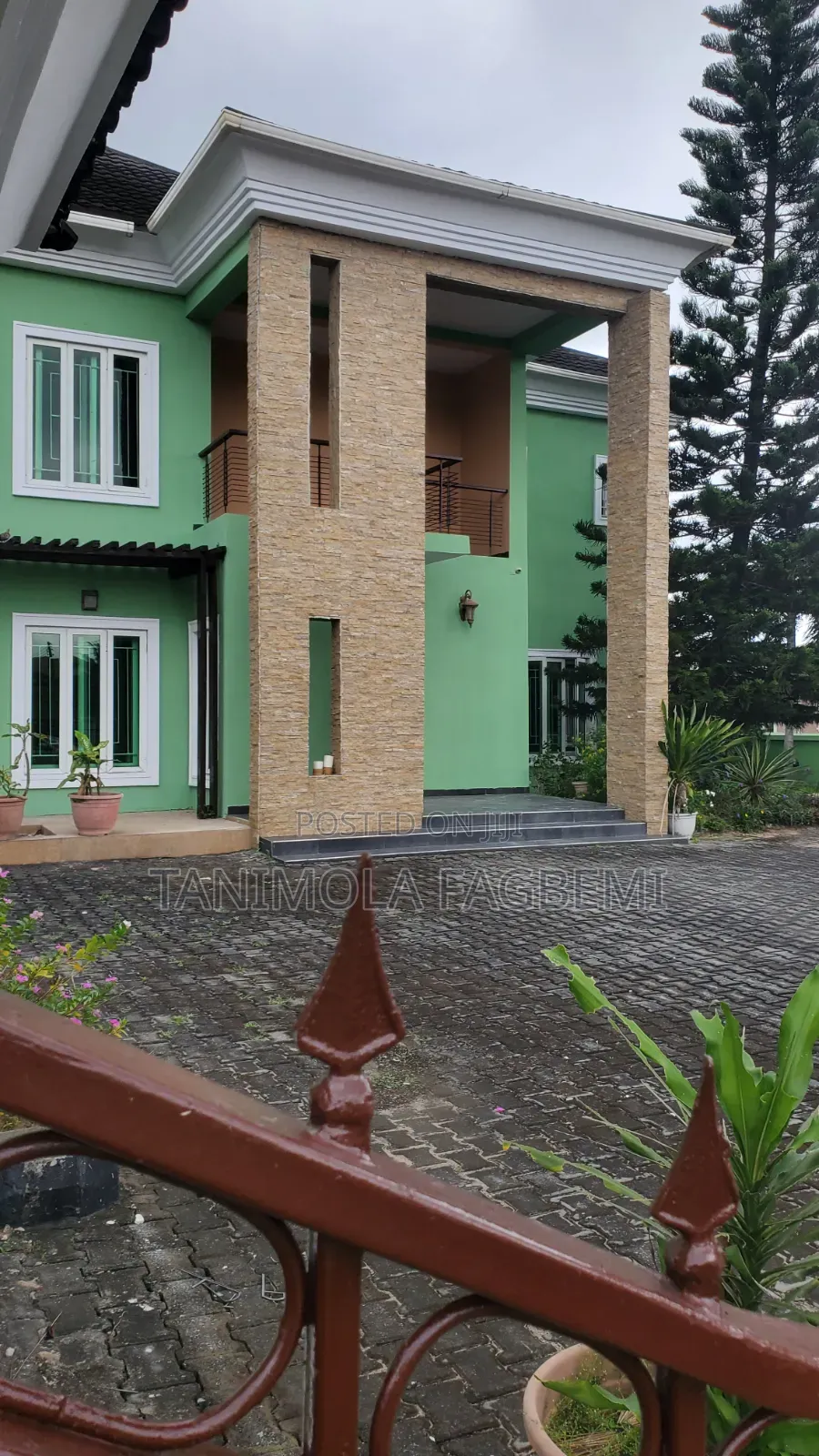 5bdrm Duplex in Cooporative Villa for sale in Ado / Ajah