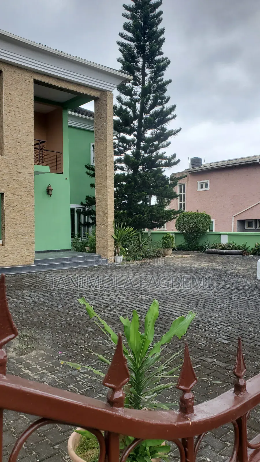 5bdrm Duplex in Cooporative Villa for sale in Ado / Ajah