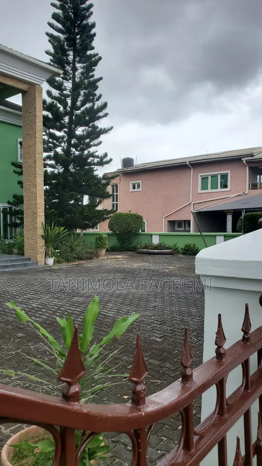 5bdrm Duplex in Cooporative Villa for sale in Ado / Ajah