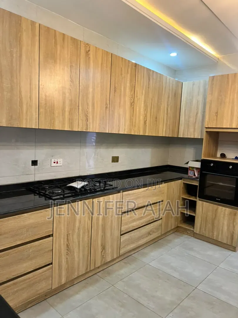 5bdrm Duplex in In Main Guzape for sale in Guzape District