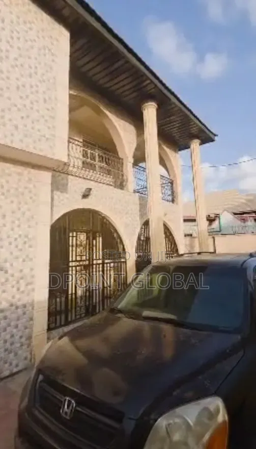 11bdrm Duplex in In Estate, Ejigbo / Ejigbo for sale in Ejigbo / Ejigbo