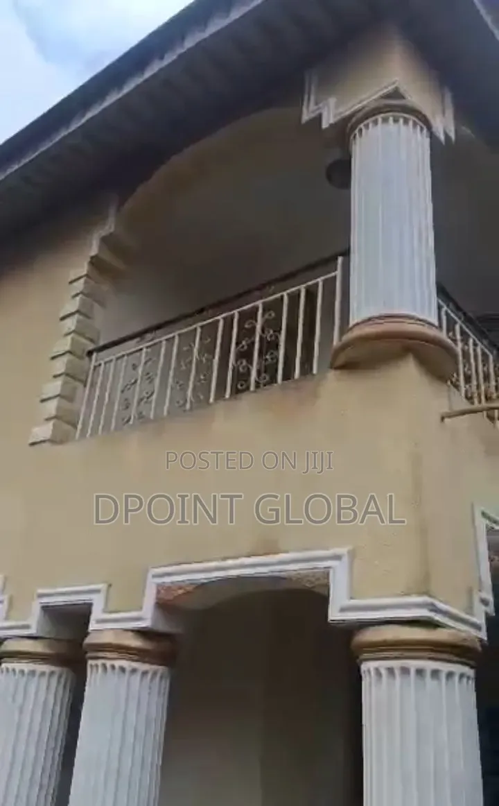 8bdrm Duplex in In, New Oko Oba for sale in New Oko Oba