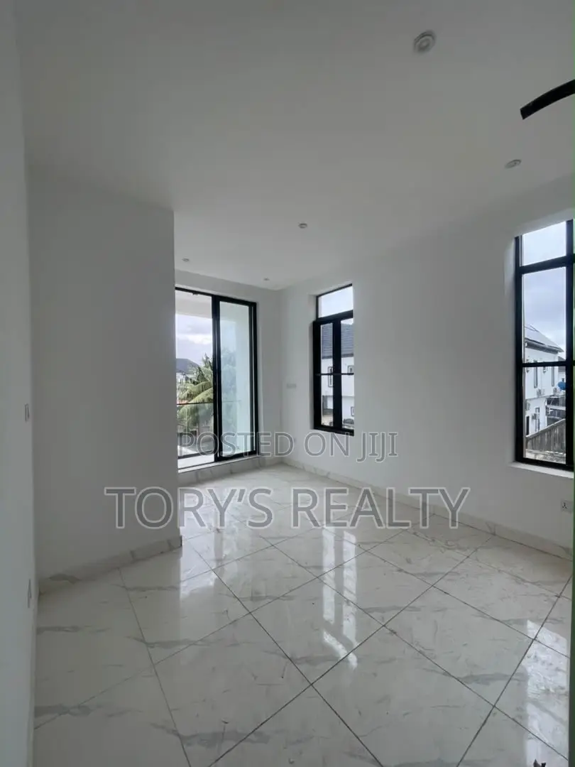 2bdrm Apartment in Chevron for sale in Chevron