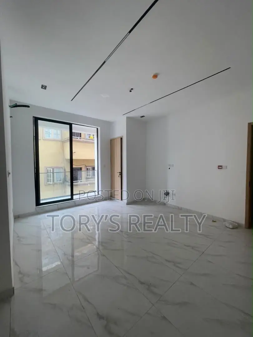 2bdrm Apartment in Chevron for sale in Chevron