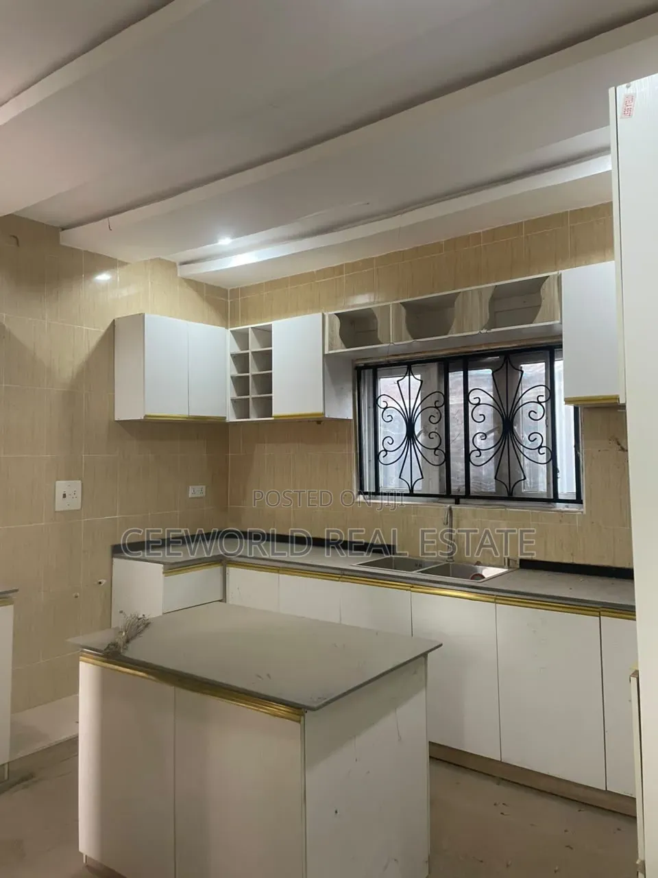 4bdrm Bungalow in Oke Ibukun Estate, Akala Express for rent in Akala Express