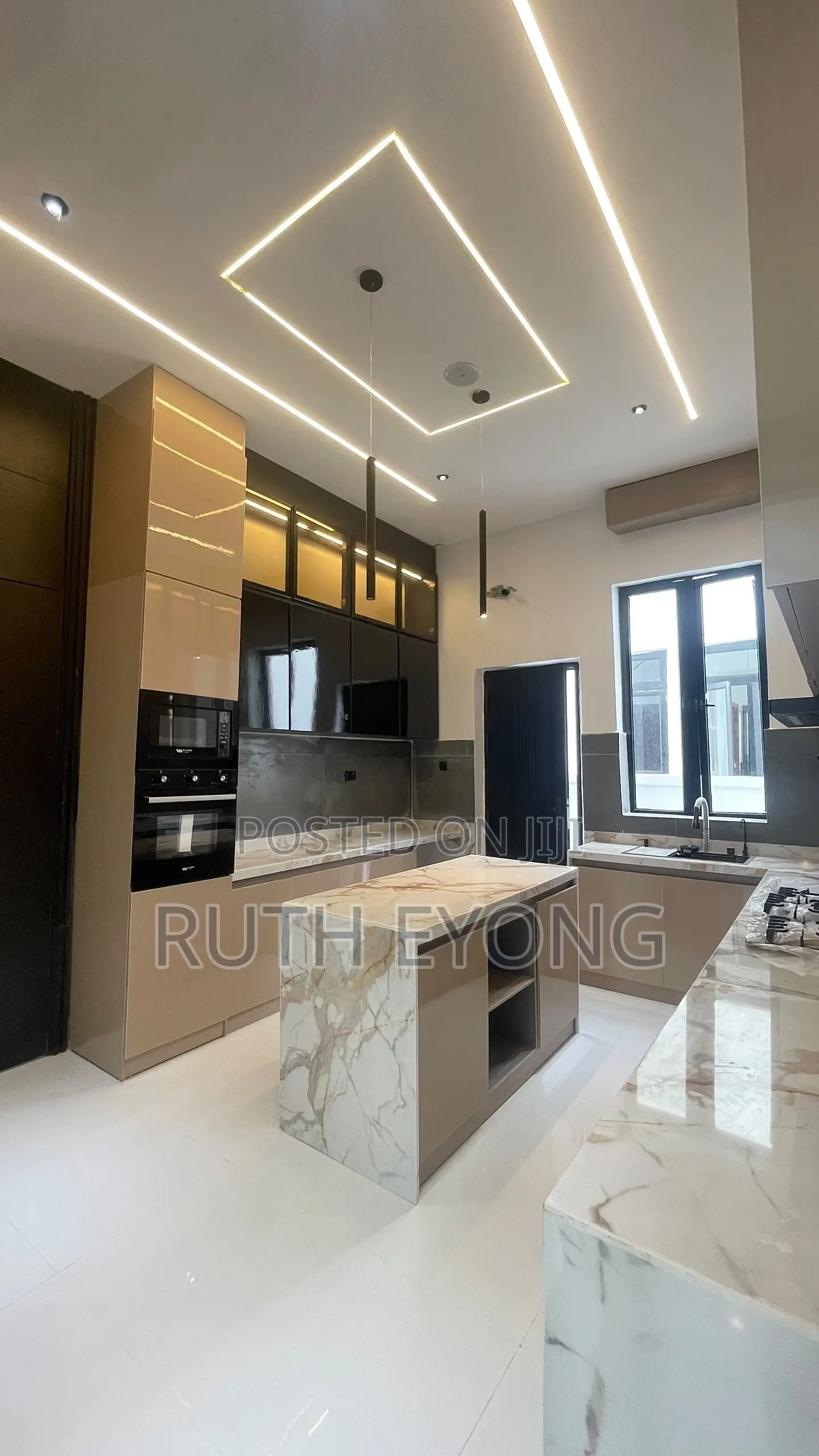 4bdrm Duplex in Captains Court , Ado / Ajah for sale in Ado / Ajah