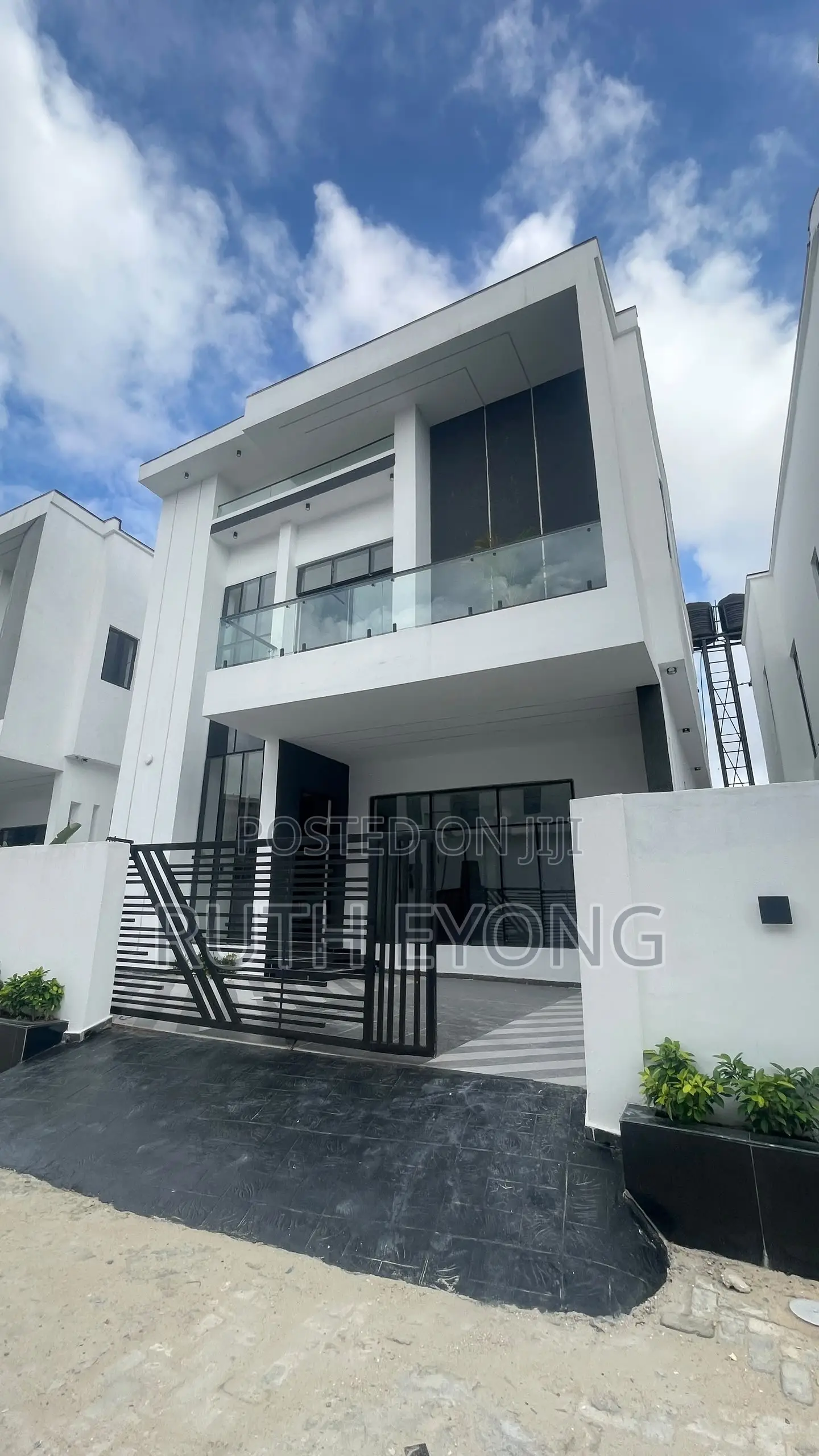 4bdrm Duplex in Captains Court , Ado / Ajah for sale in Ado / Ajah
