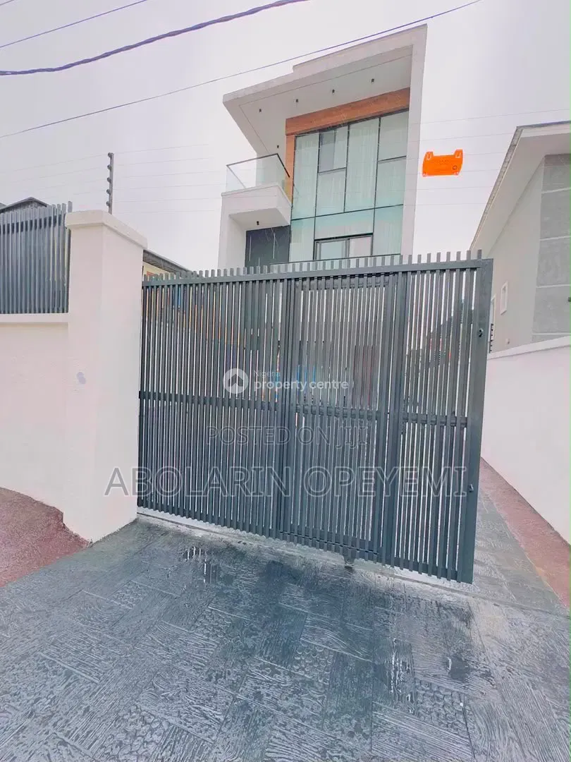 5bdrm Duplex in Gra Magodo Phase 1 for sale in Magodo