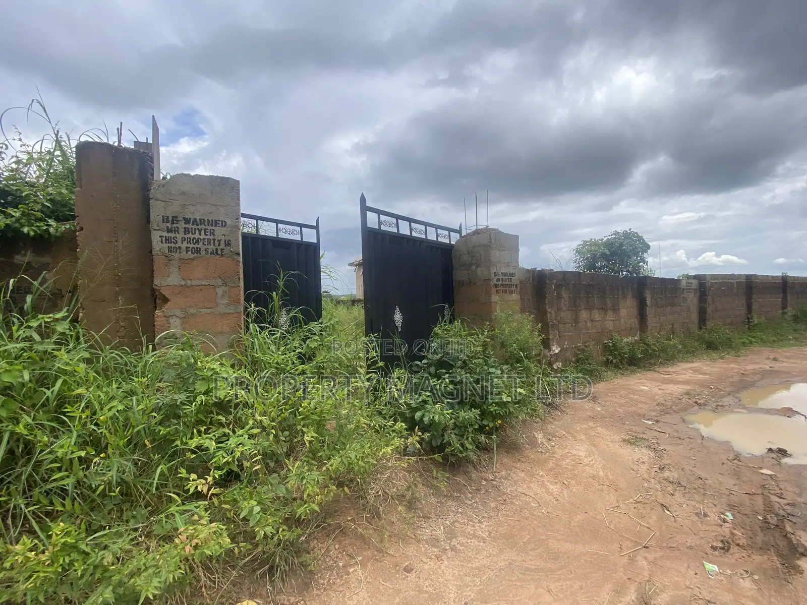 DISTRESS 1 Plot of Land for Sale in UMUAHIA ESTATE in Umuahia