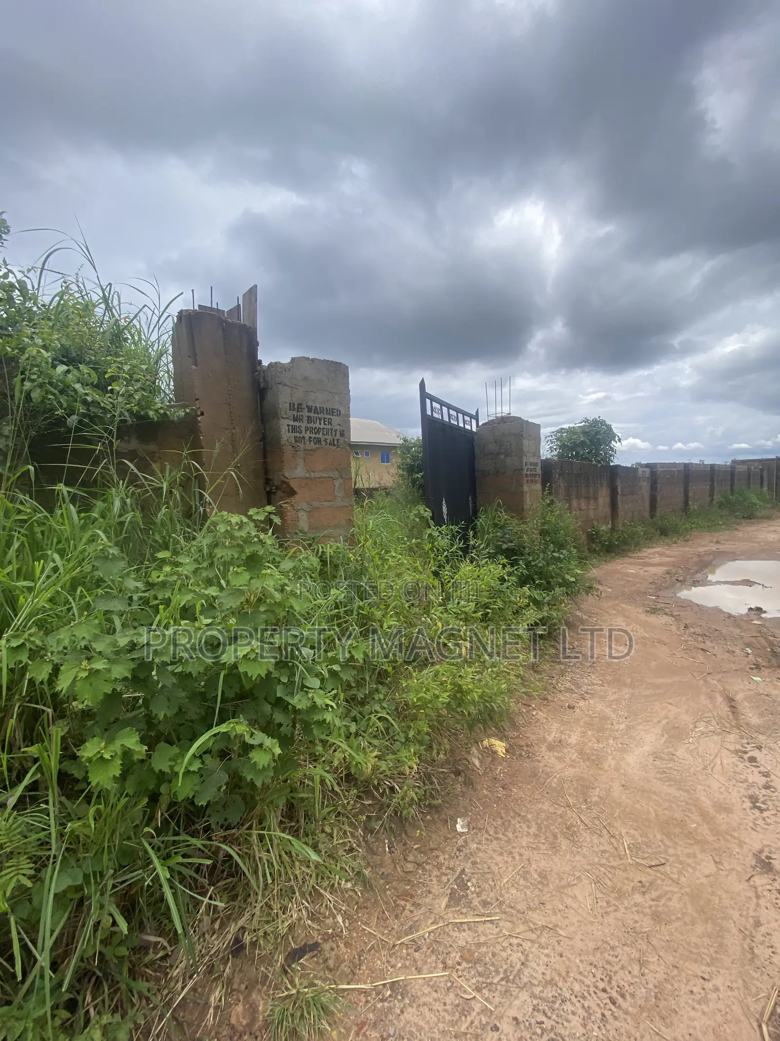 DISTRESS 1 Plot of Land for Sale in UMUAHIA ESTATE in Umuahia
