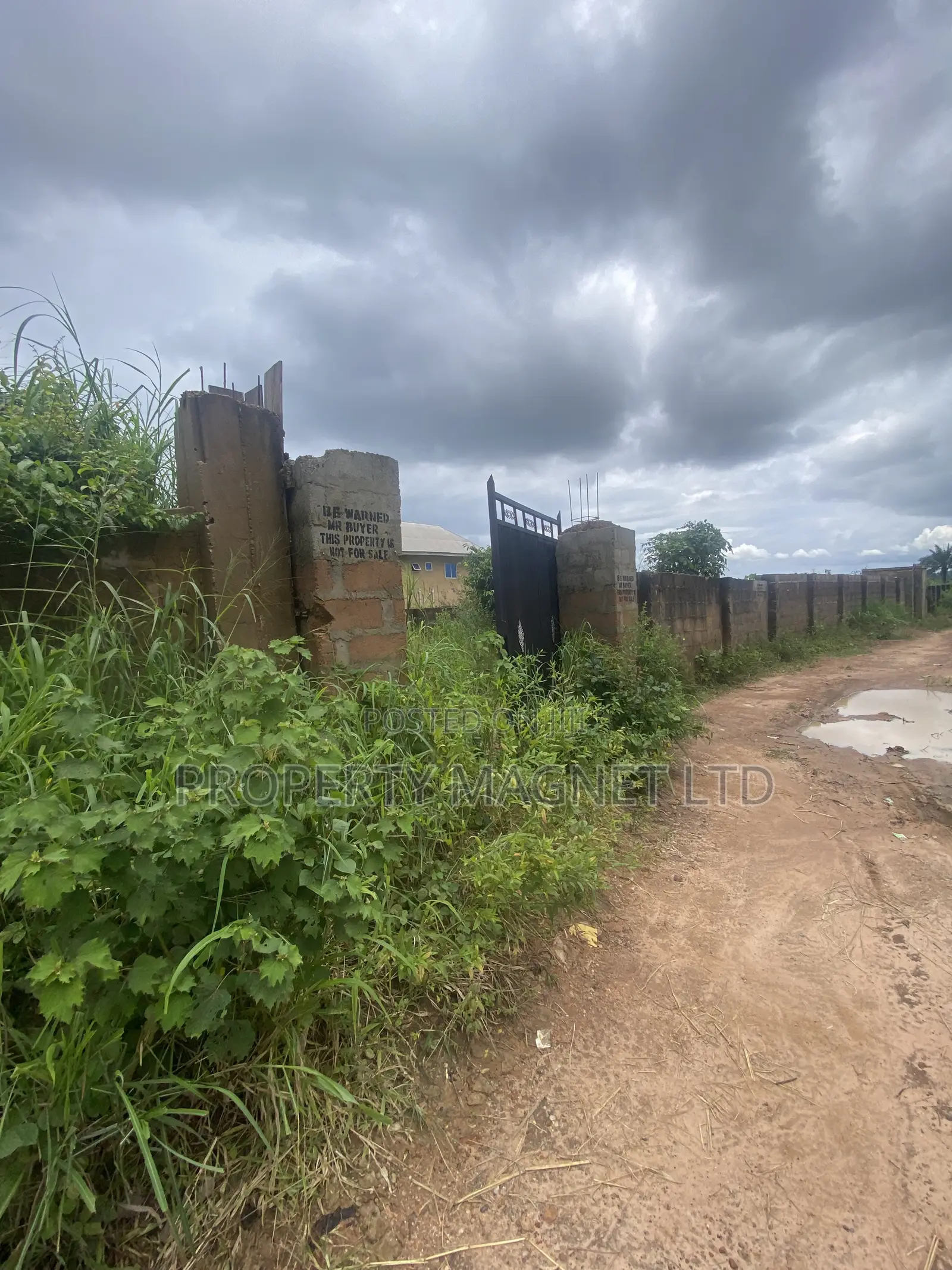 DISTRESS 1 Plot of Land for Sale in UMUAHIA ESTATE in Umuahia