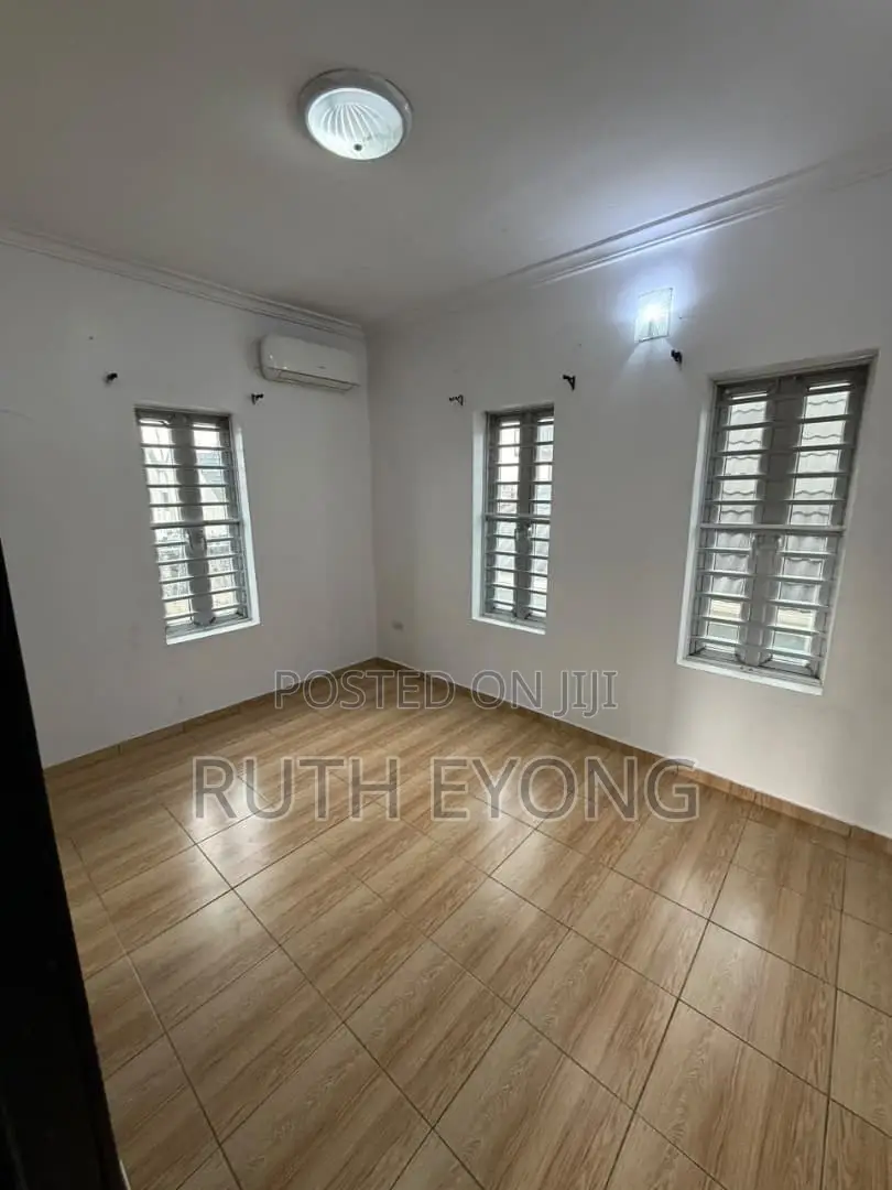 1bdrm Apartment in Alpha Beach Road., Lekki Phase 1 for rent in Lekki Phase 1