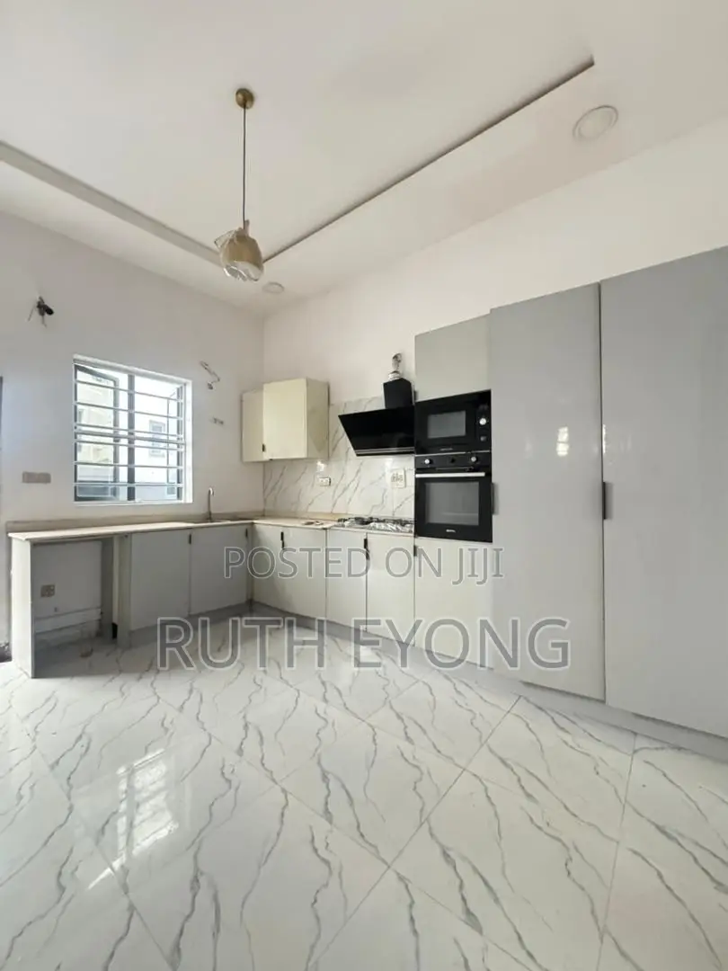 4bdrm Duplex in Chevron Lekki Lagos for sale in Chevron