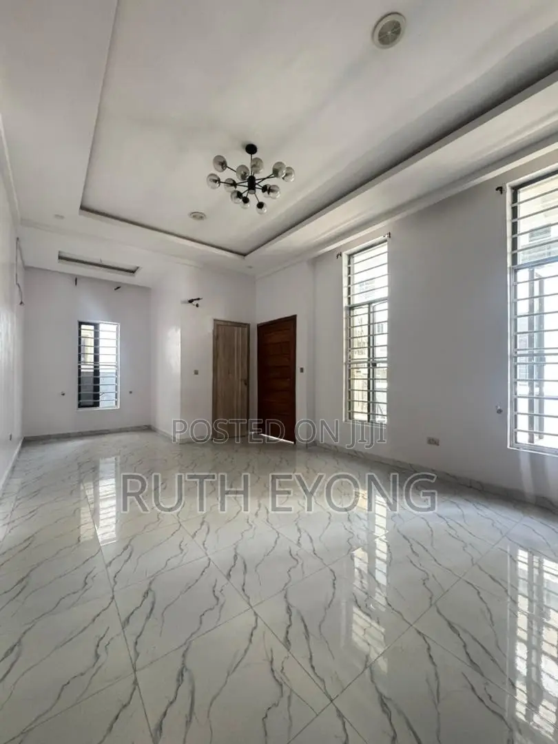 4bdrm Duplex in Chevron Lekki Lagos for sale in Chevron