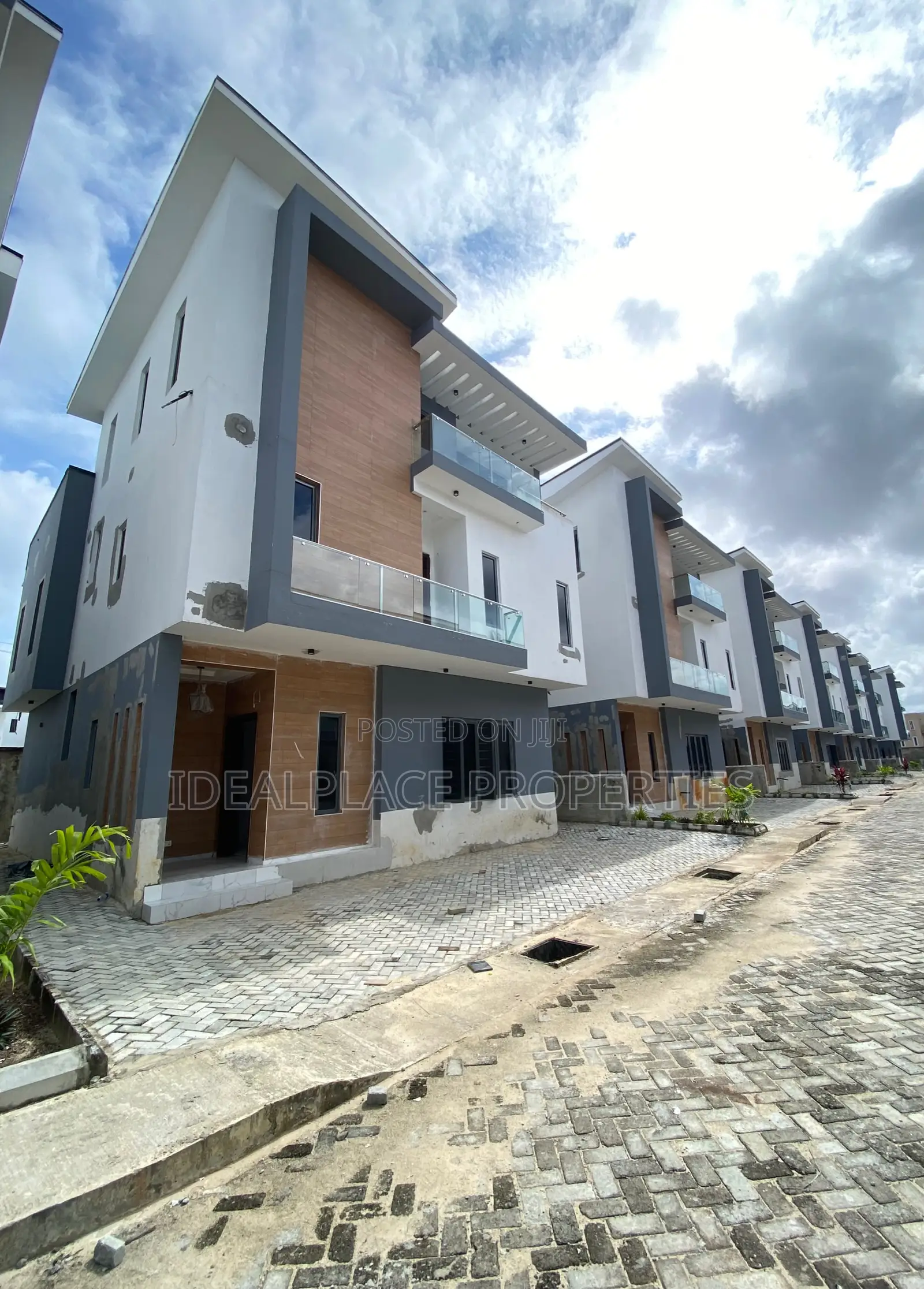 4bdrm Duplex in Sangotedo for sale in Sangotedo
