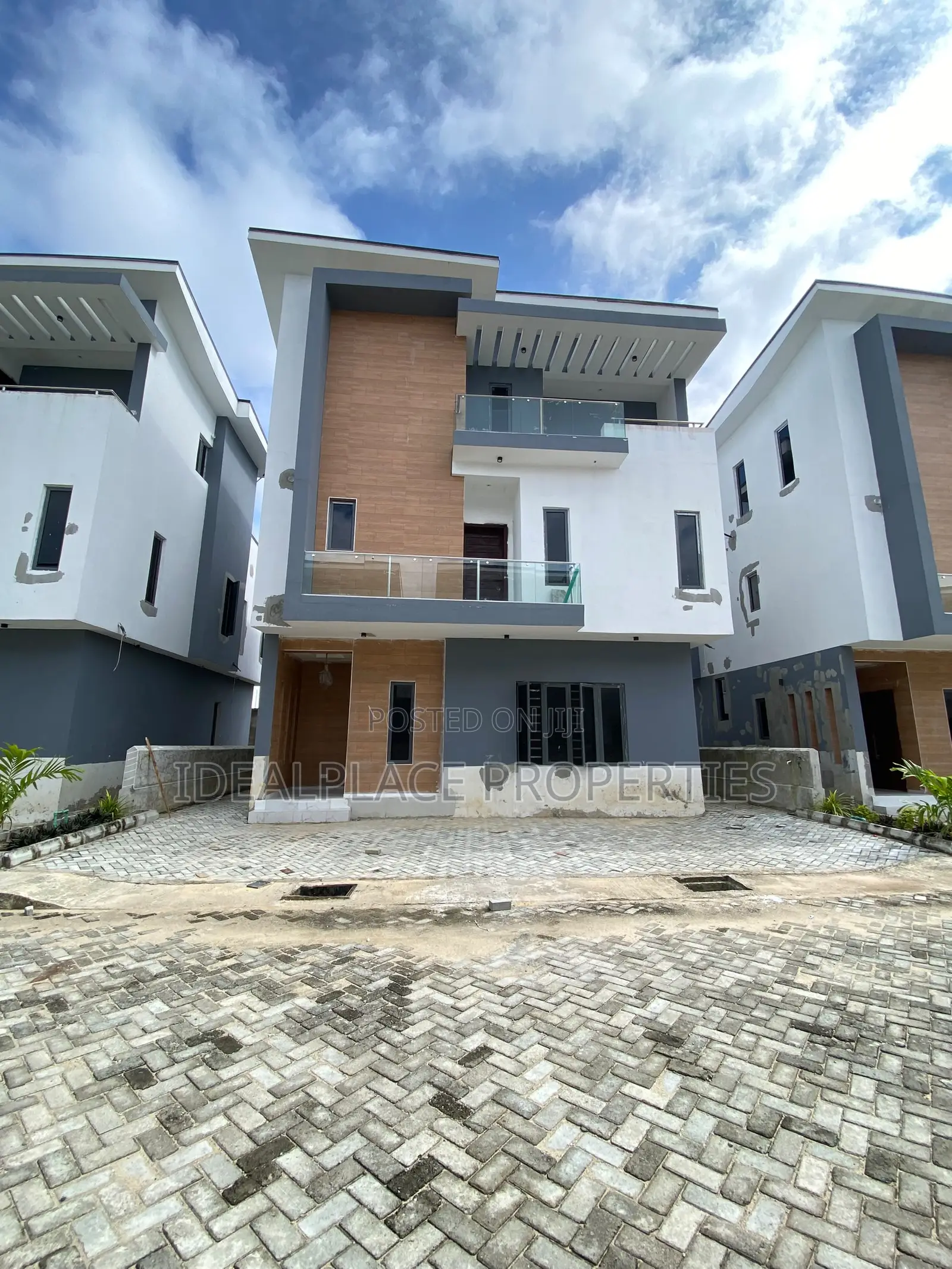 4bdrm Duplex in Sangotedo for sale in Sangotedo