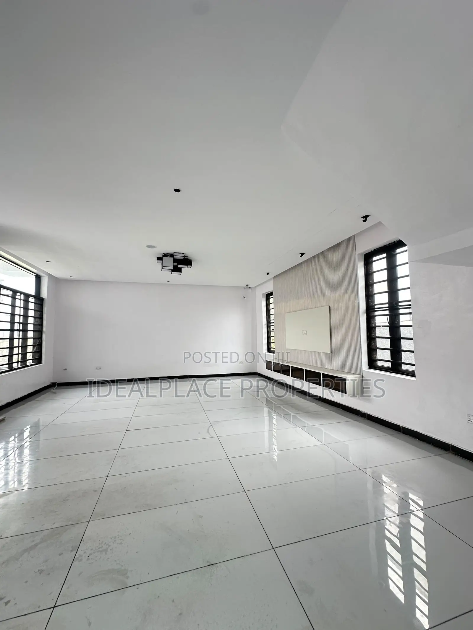 5bdrm Duplex in Sangotedo for sale in Sangotedo