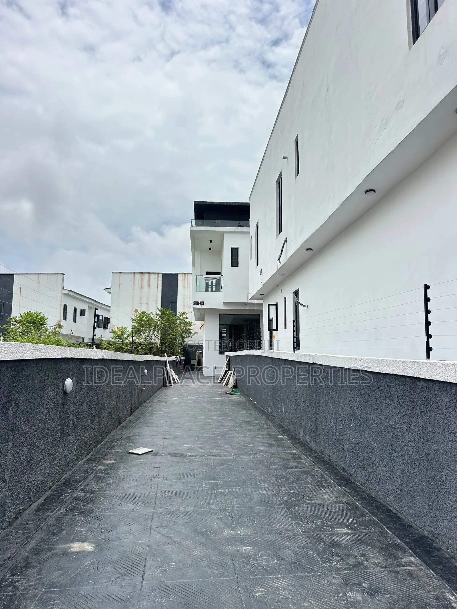 5bdrm Duplex in Sangotedo for sale in Sangotedo