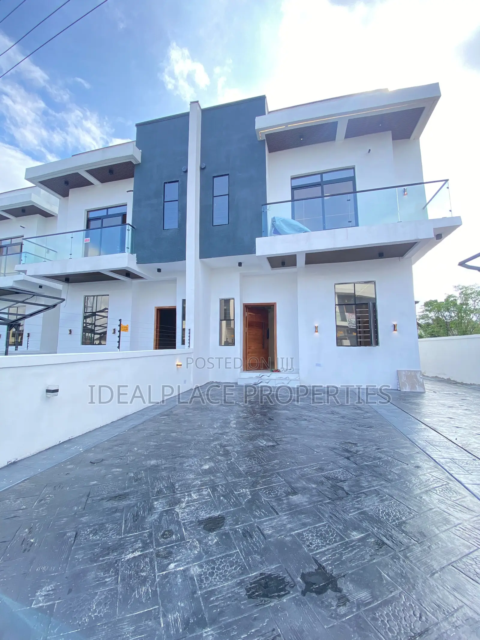 4bdrm Duplex in Sangotedo for sale in Sangotedo