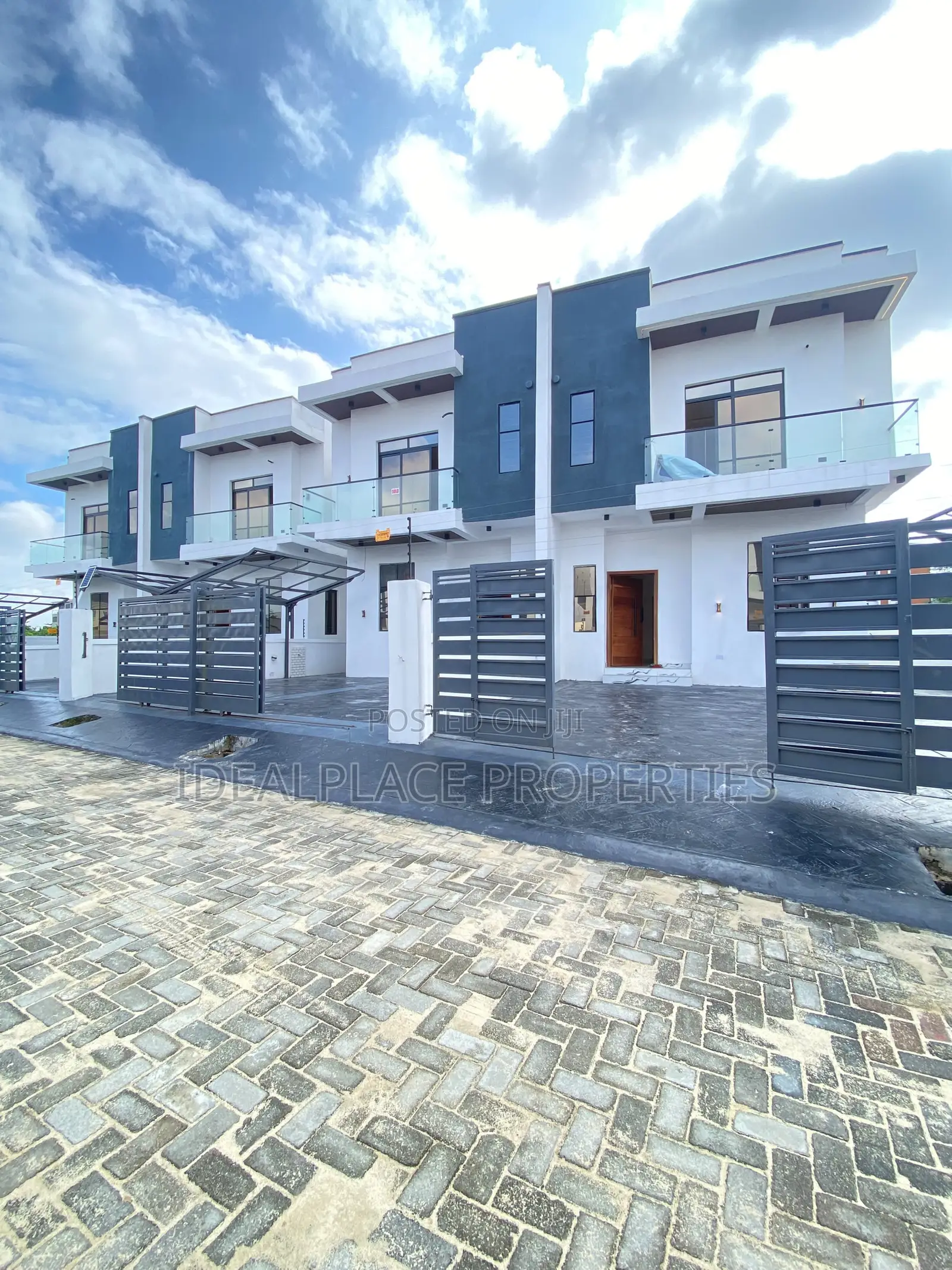 4bdrm Duplex in Sangotedo for sale in Sangotedo