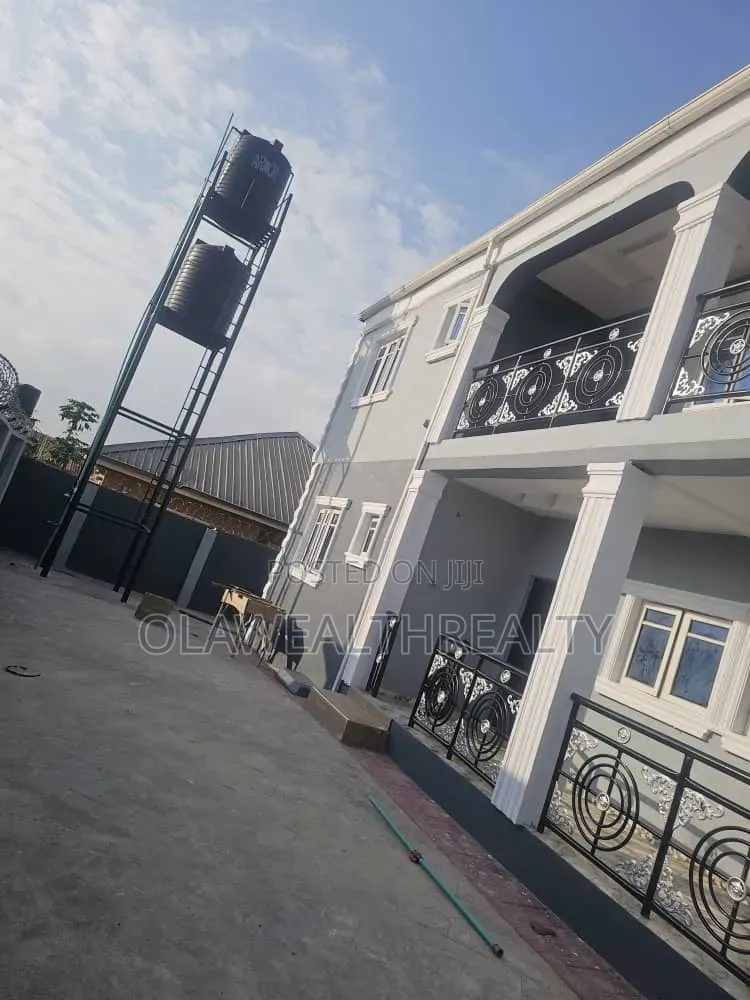 3bdrm Block of Flats in Akala Express for rent in Akala Express