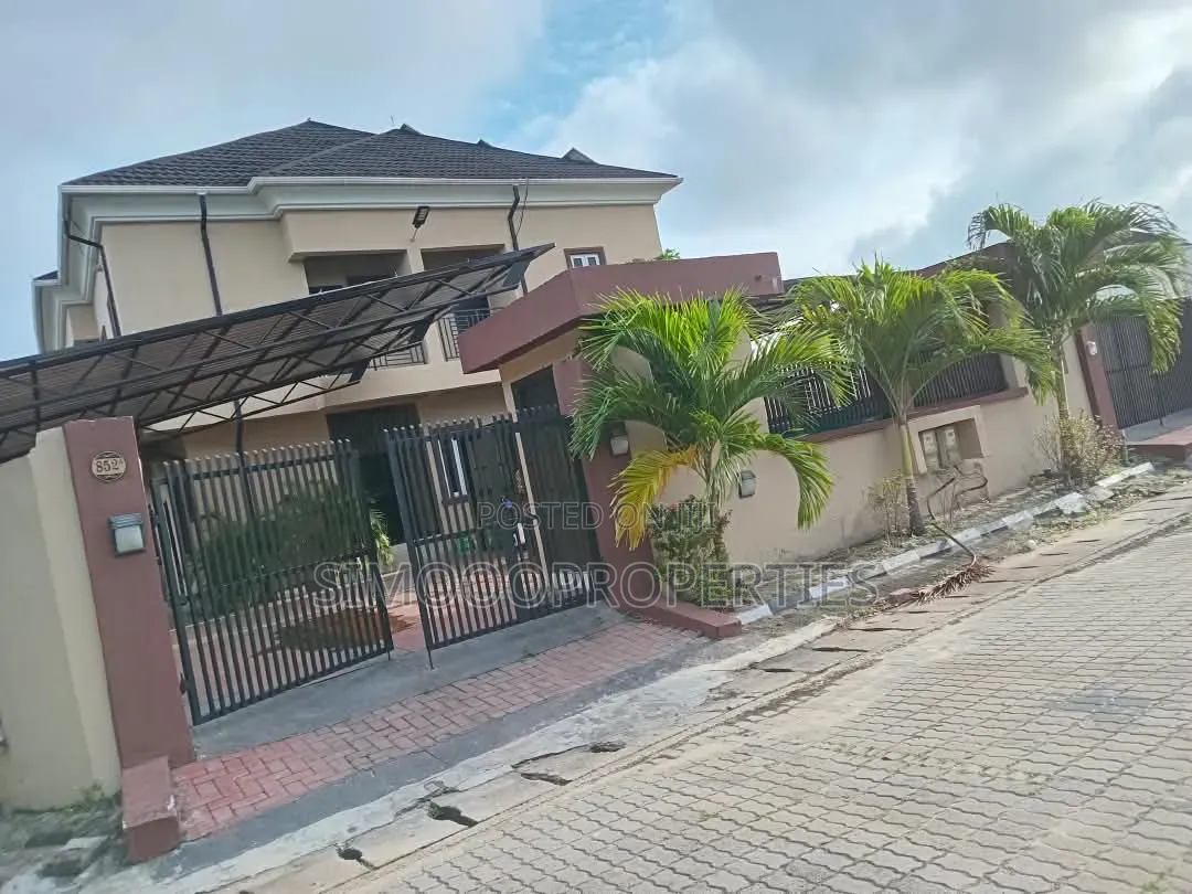 5bdrm Duplex in Mayfair, Awoyaya for sale in Awoyaya