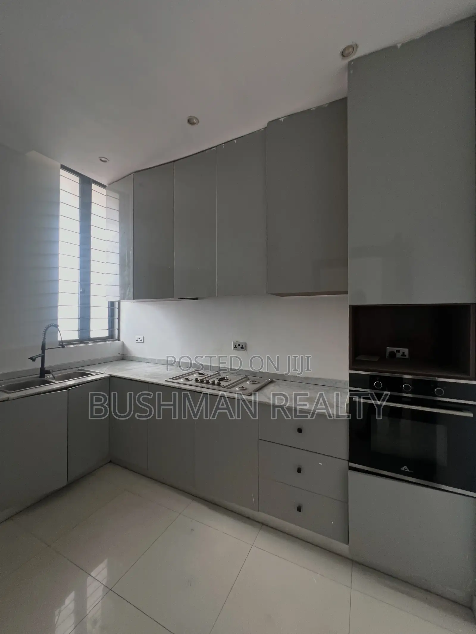 4bdrm Duplex in Lekki Phase 1 for rent in Lekki Phase 1