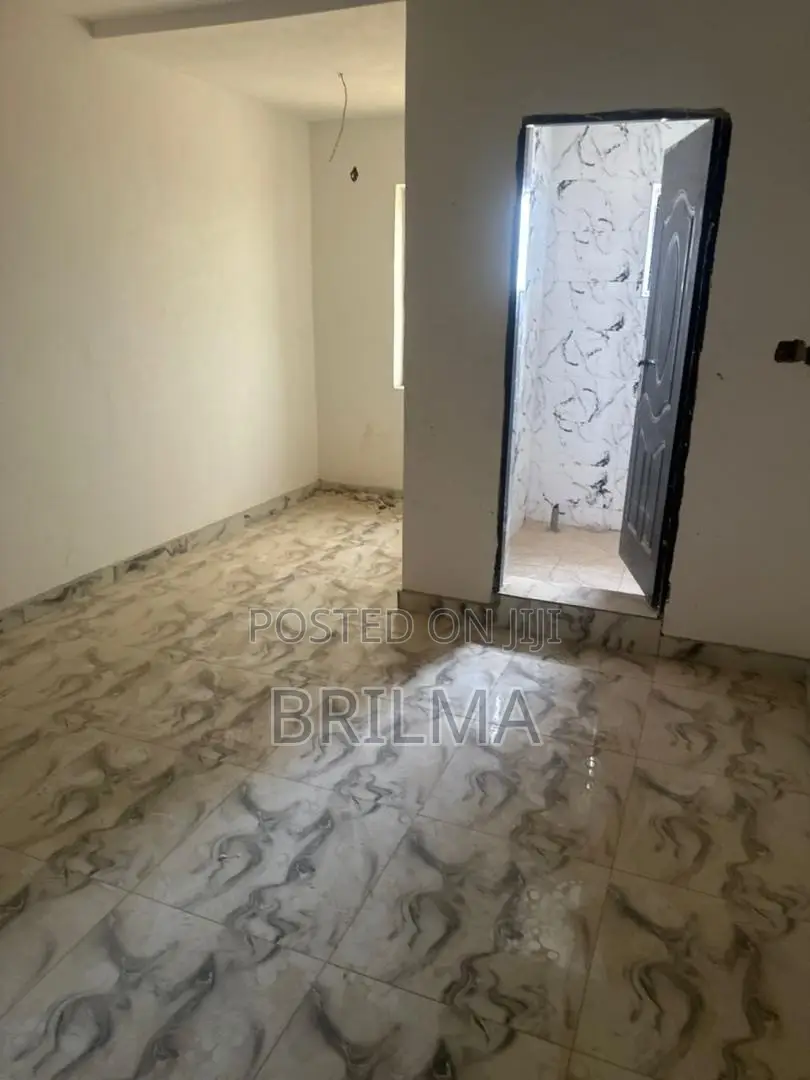 Prime Commercial Plaza in Wuse 2 for Sale in Wuse 2