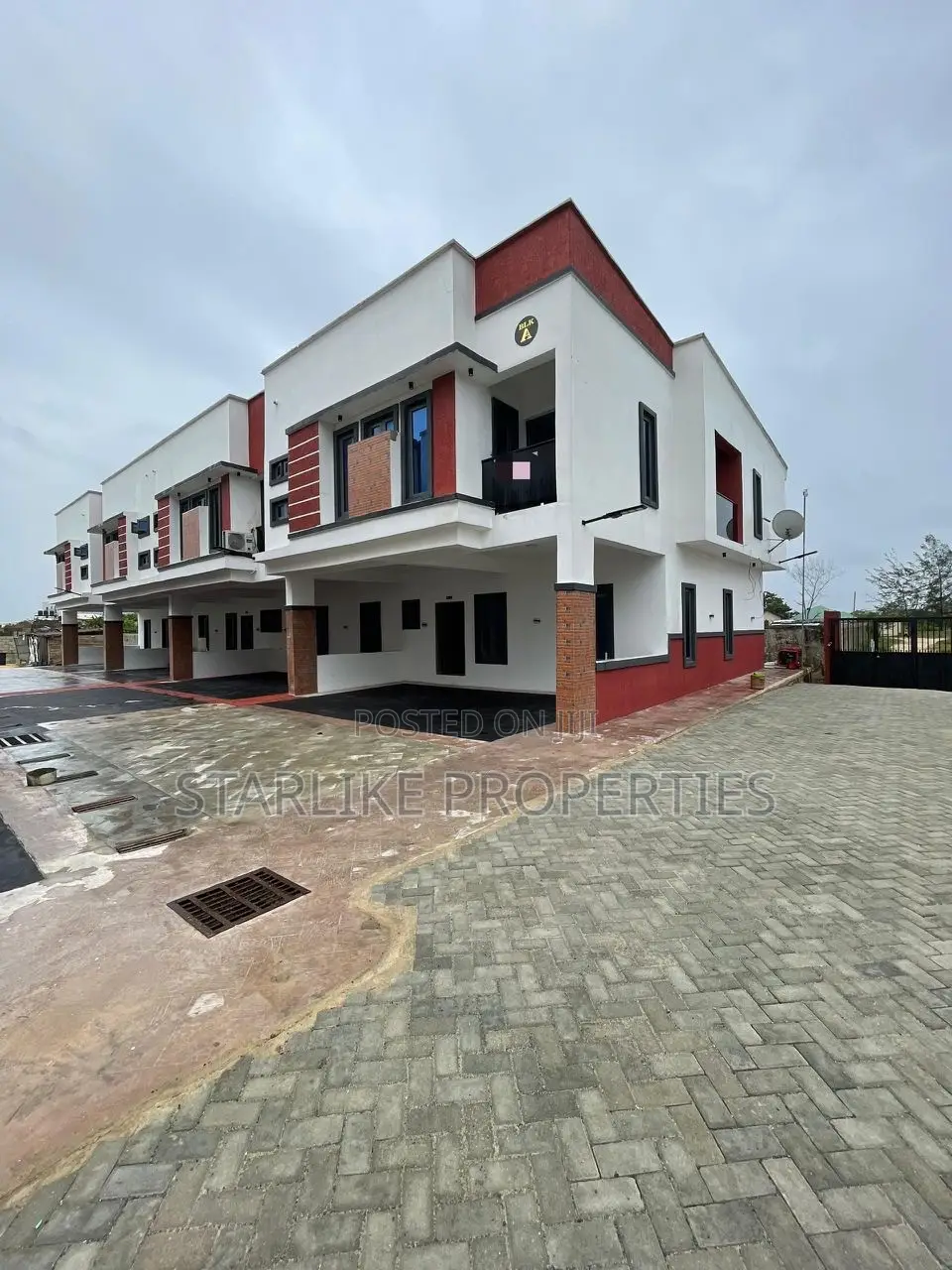 4bdrm House in Lekki Expressway for sale in Lekki Expressway