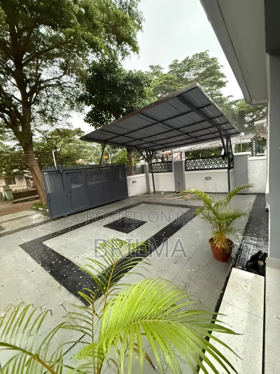 3bdrm Bungalow in Mbora for sale in Mbora