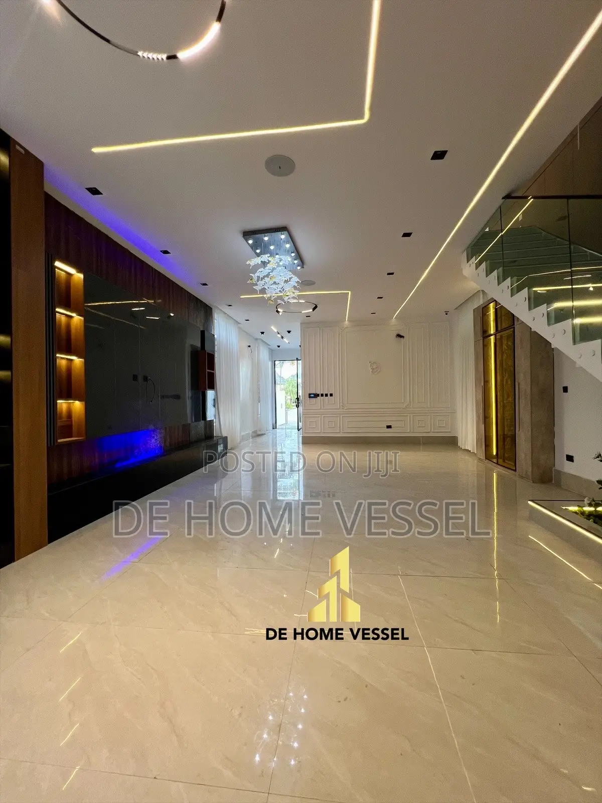 5bdrm Duplex in Chevron for sale in Chevron