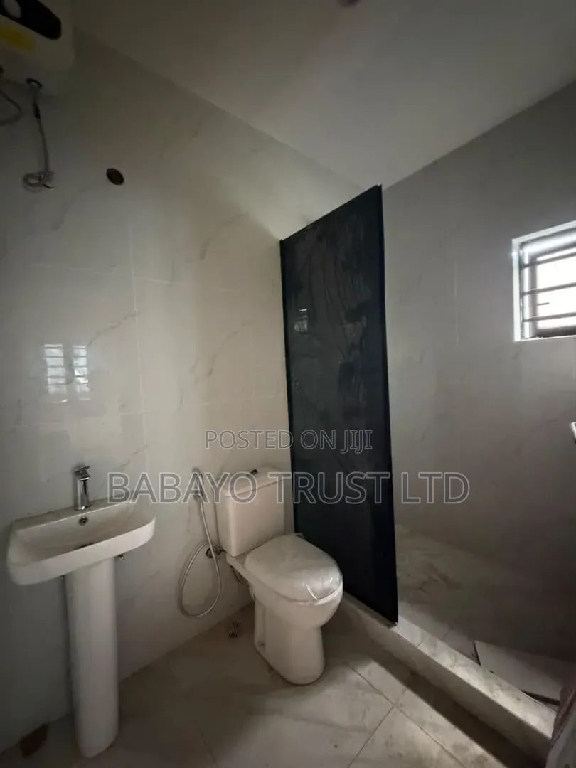 3bdrm Apartment in Oke Ira / Ajah for sale in Oke Ira / Ajah