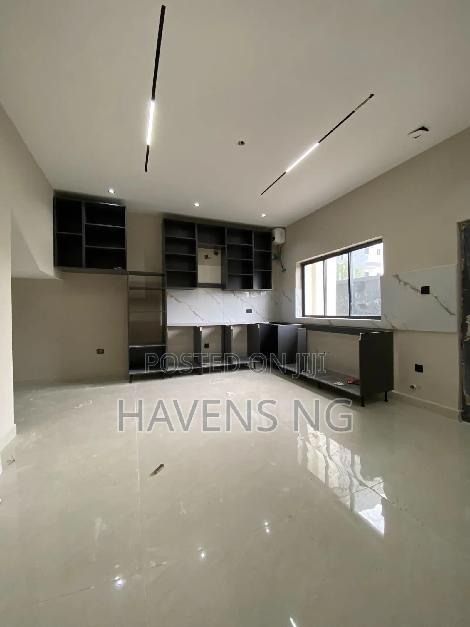 4bdrm Penthouse in Ikate for sale in Ikate