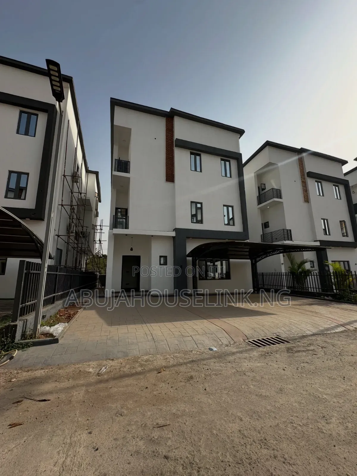 5bdrm Duplex in Kado Main Abuja for sale in Kado