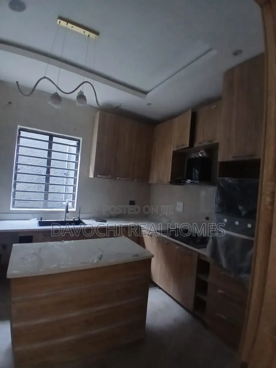 4bdrm Duplex in Chevron for sale in Chevron