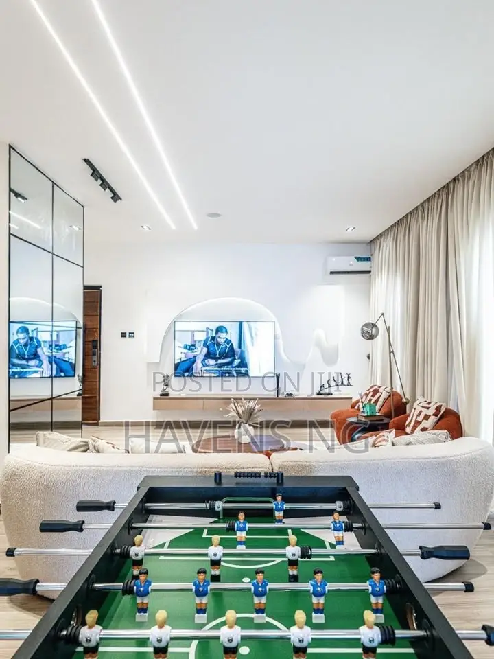 New 2-Bedroom Apartment With PS5, Snooker Bathtub in Ikate