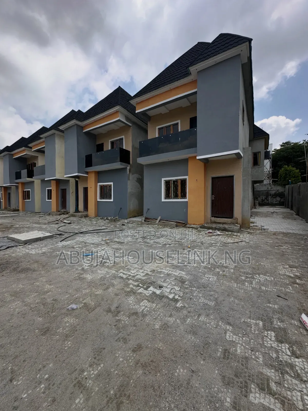 4bdrm Duplex in Gwarinpa Main Abuja, Life Camp for sale in Life Camp