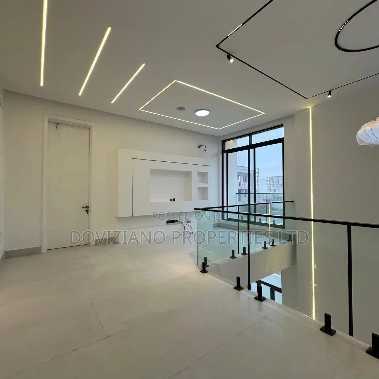 5bdrm Duplex in Lekki Phase 1 for sale in Lekki Phase 1