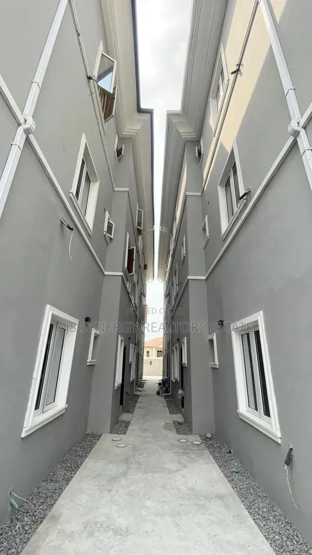2bdrm Duplex in Lekki Phase 1 for sale in Lekki Phase 1