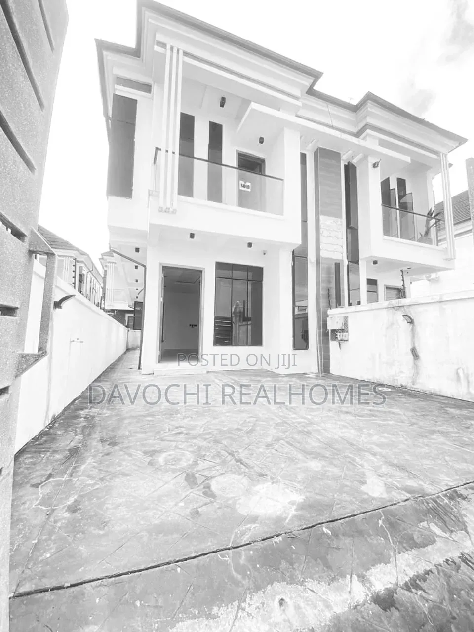 4bdrm Duplex in Chevron for rent in Chevron