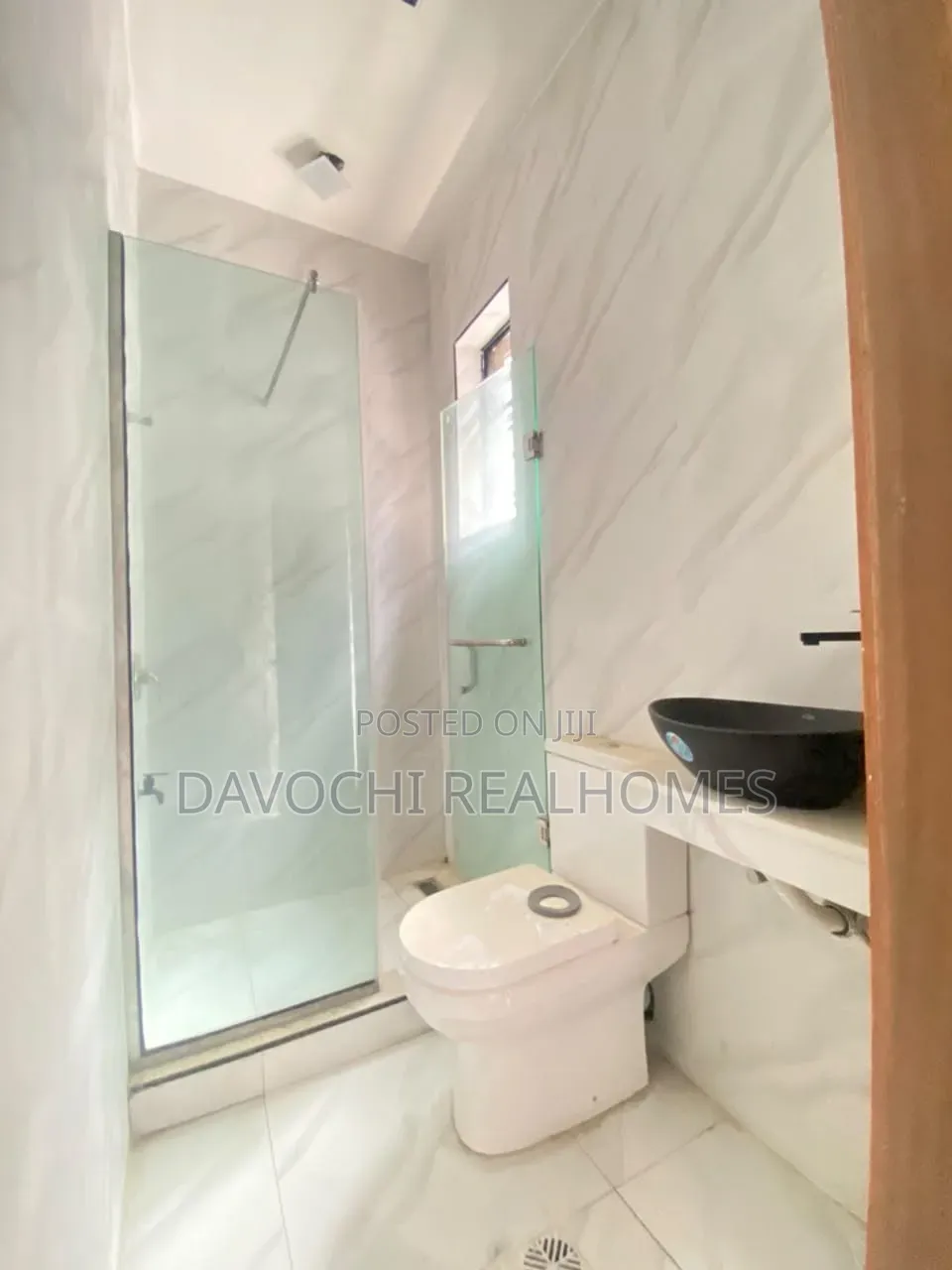 4bdrm Duplex in Chevron for rent in Chevron