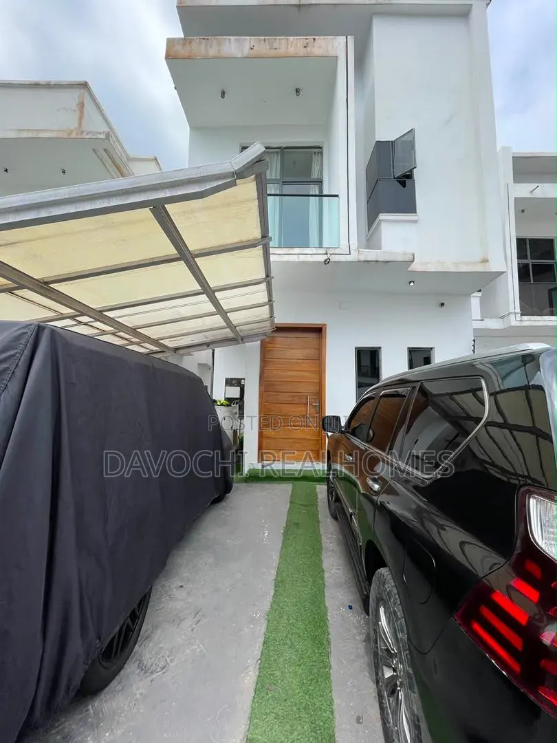 4bdrm Duplex in Chevron for sale in Chevron